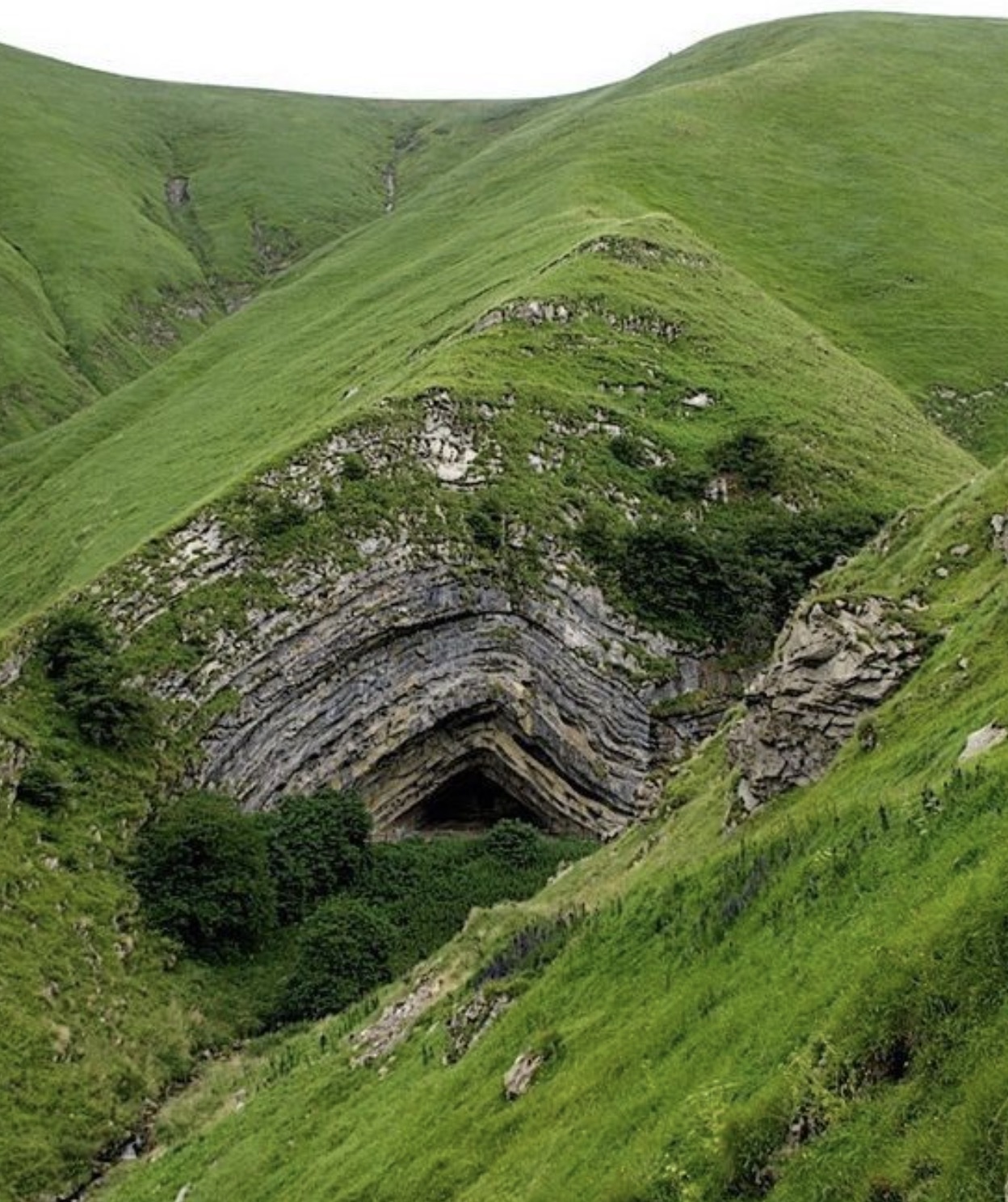 anticline cave